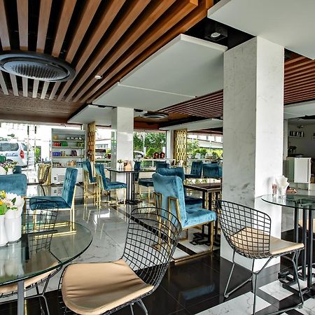 Holatel Hotel Phitsanulok Eksteriør billede