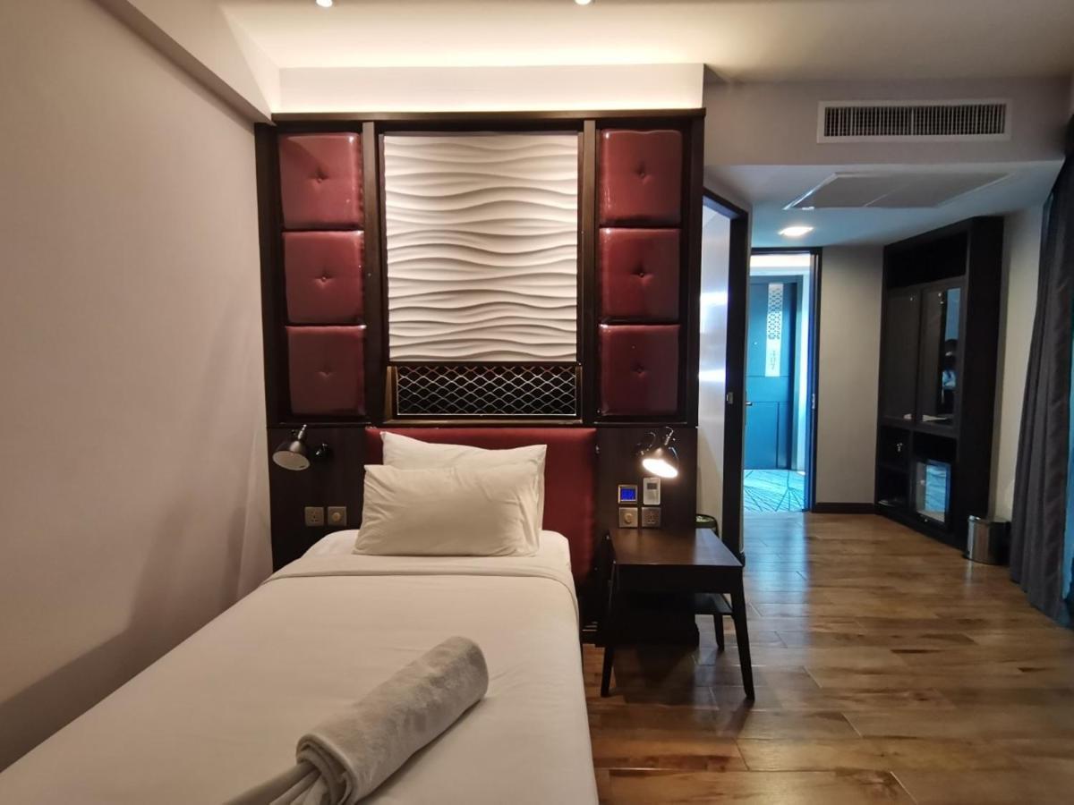Holatel Hotel Phitsanulok Eksteriør billede