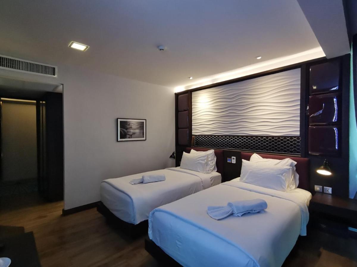 Holatel Hotel Phitsanulok Eksteriør billede