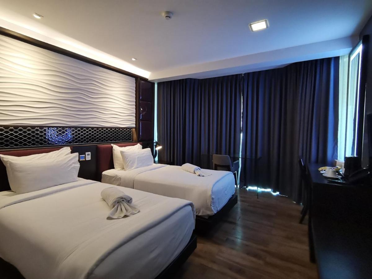 Holatel Hotel Phitsanulok Eksteriør billede