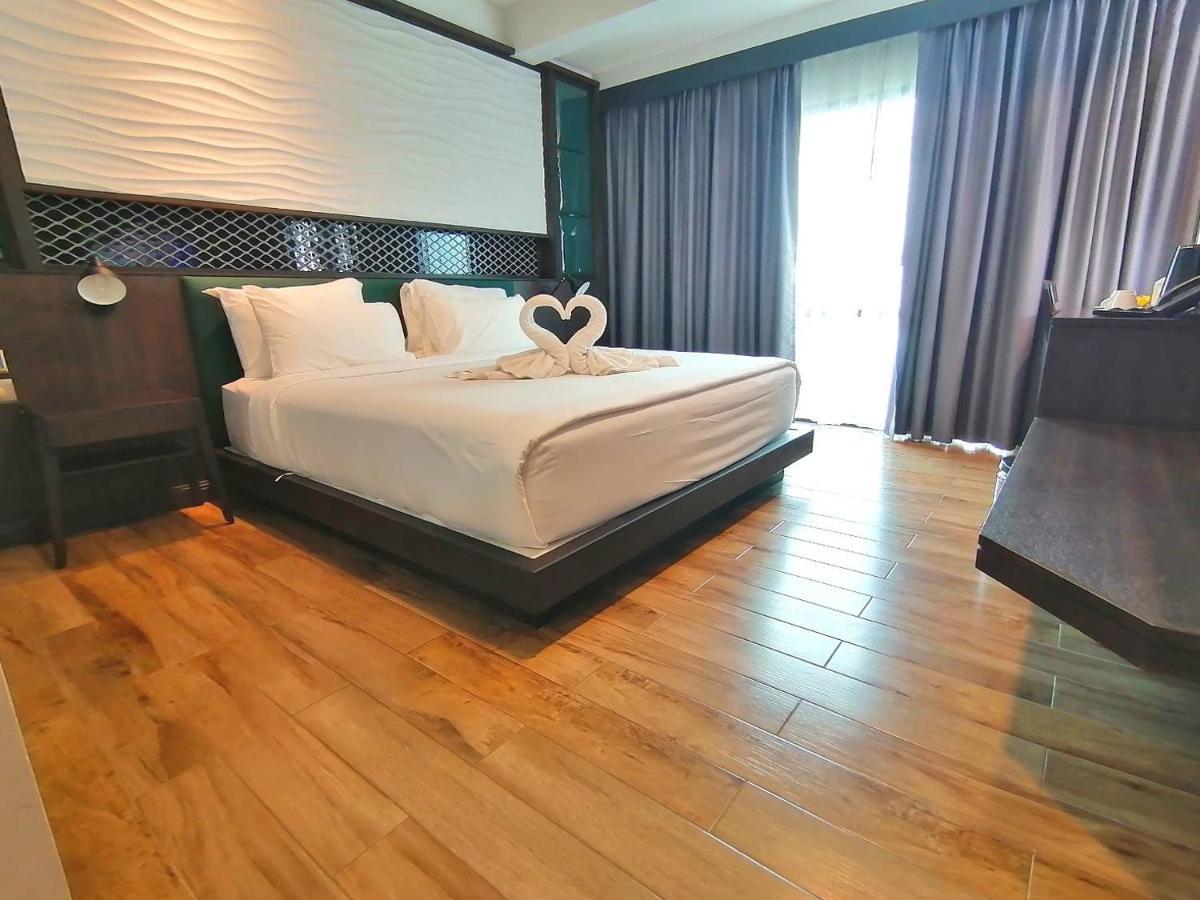 Holatel Hotel Phitsanulok Eksteriør billede