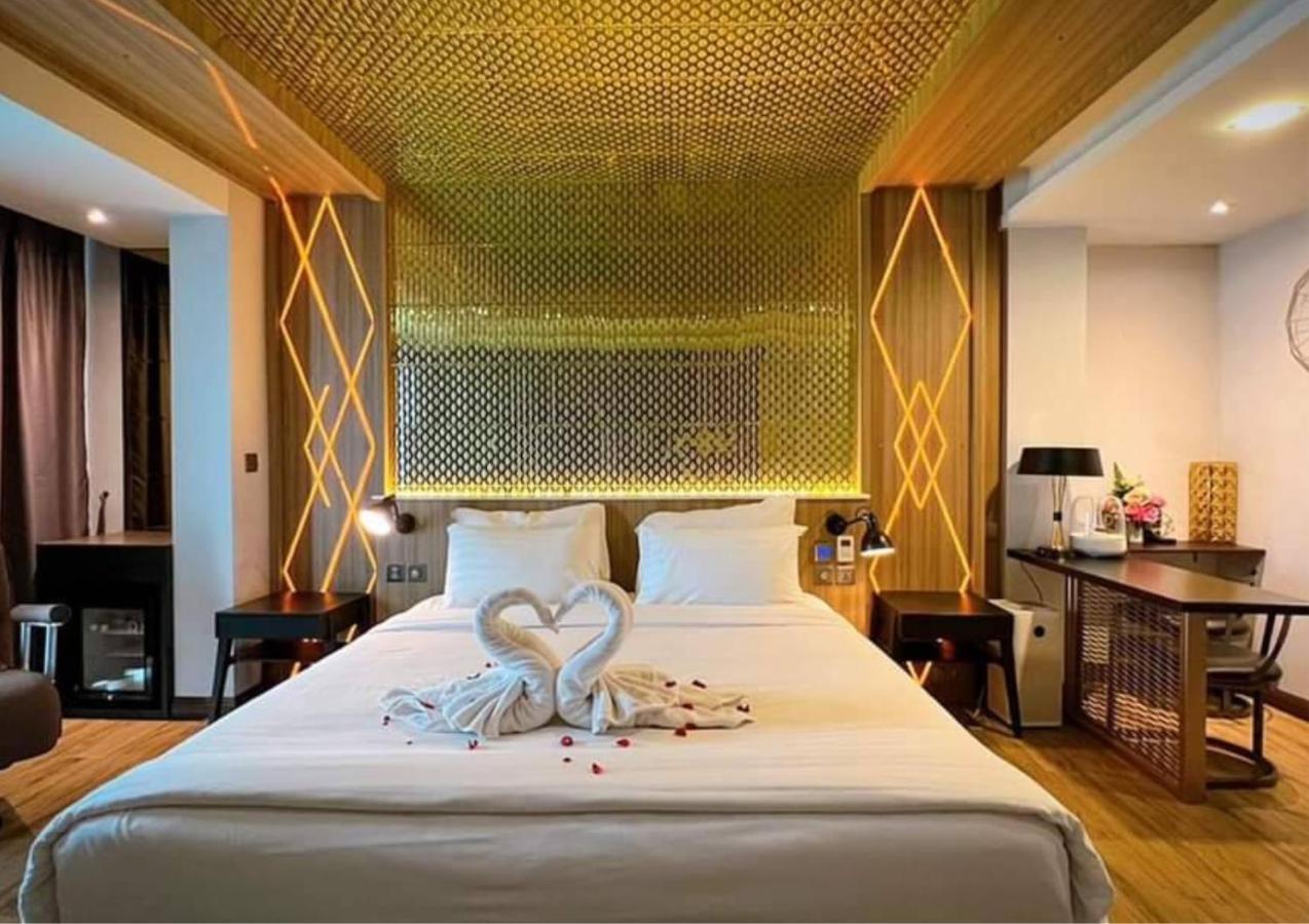 Holatel Hotel Phitsanulok Eksteriør billede