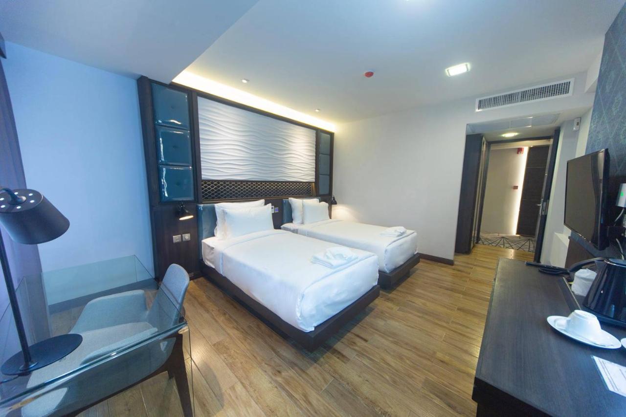 Holatel Hotel Phitsanulok Eksteriør billede